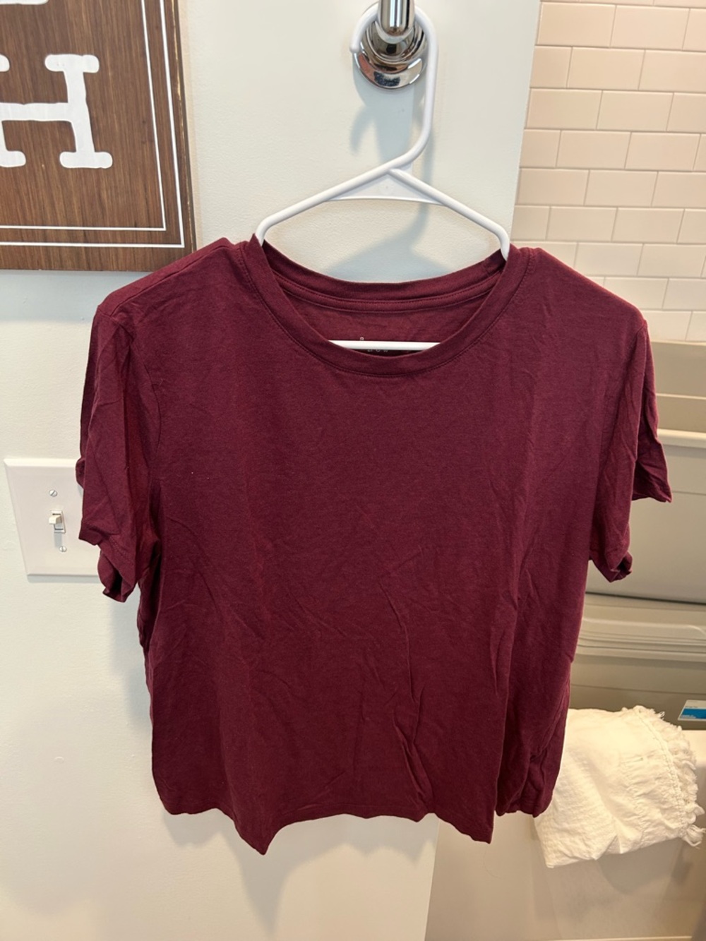 Universal Thread Short Sleeve Crewneck Tee - Burgundy